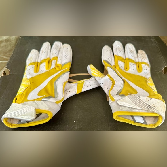 Under Armour - Picture 14 of 15